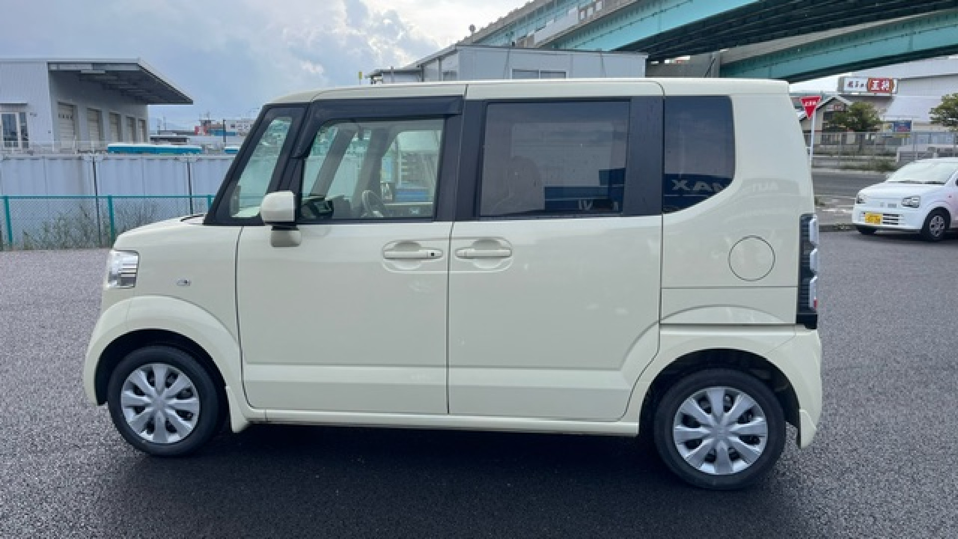N-BOXG